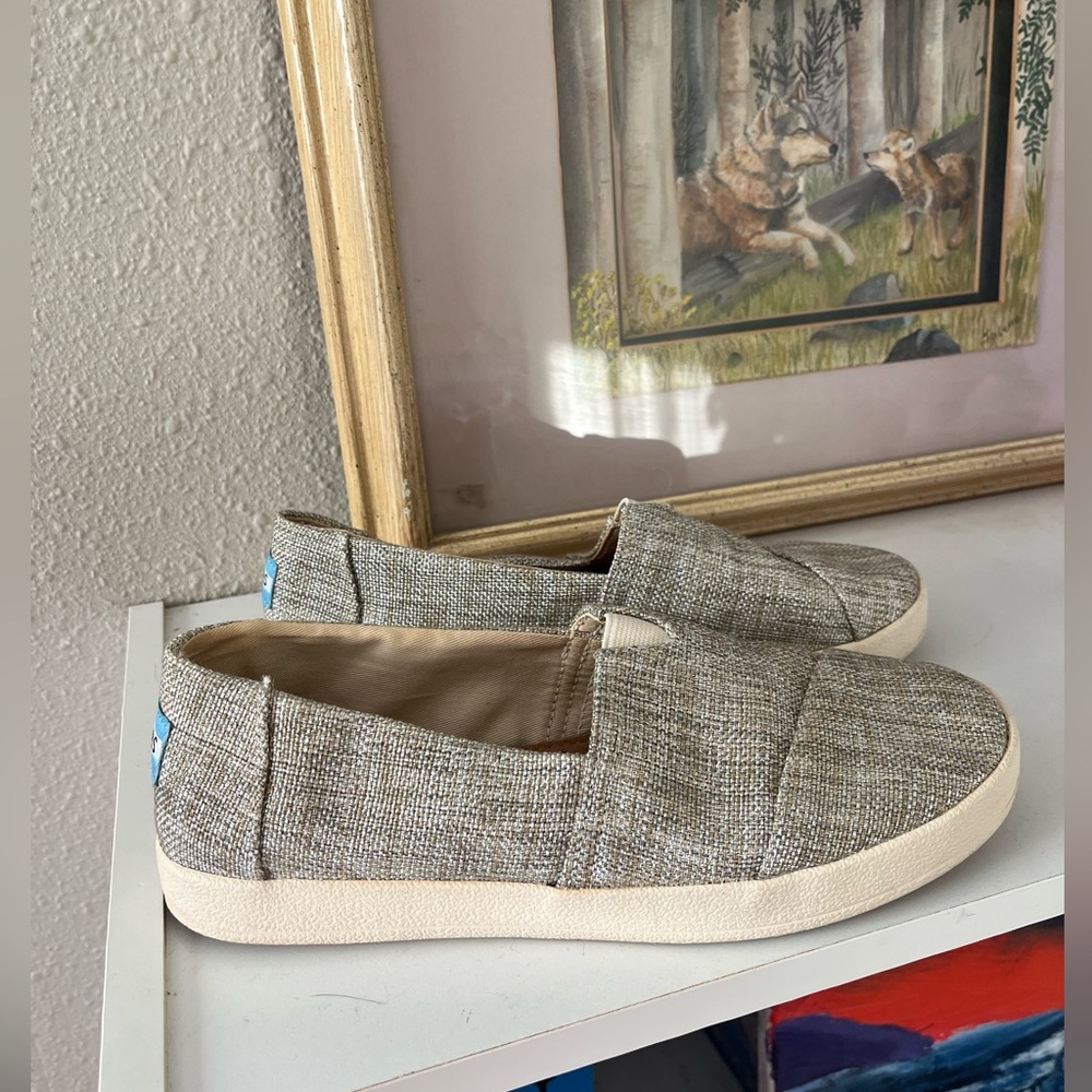 Toms Beige Slip-ons